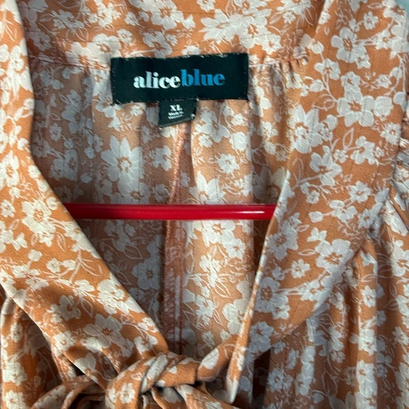 Alice Blue Floral Blouse - Tan and White - Picture 2 of 3